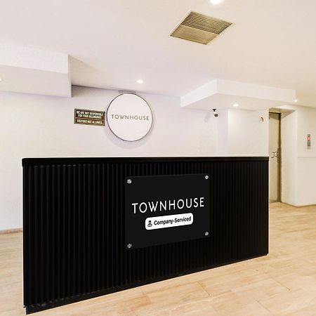 Super Townhouse Lakdikapul Hotel Hyderabad Bagian luar foto