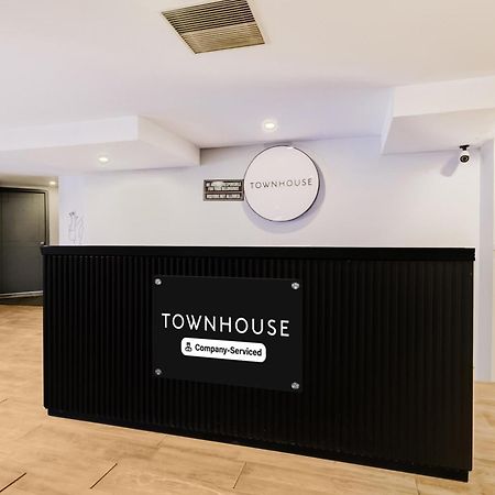 Super Townhouse Lakdikapul Hotel Hyderabad Bagian luar foto