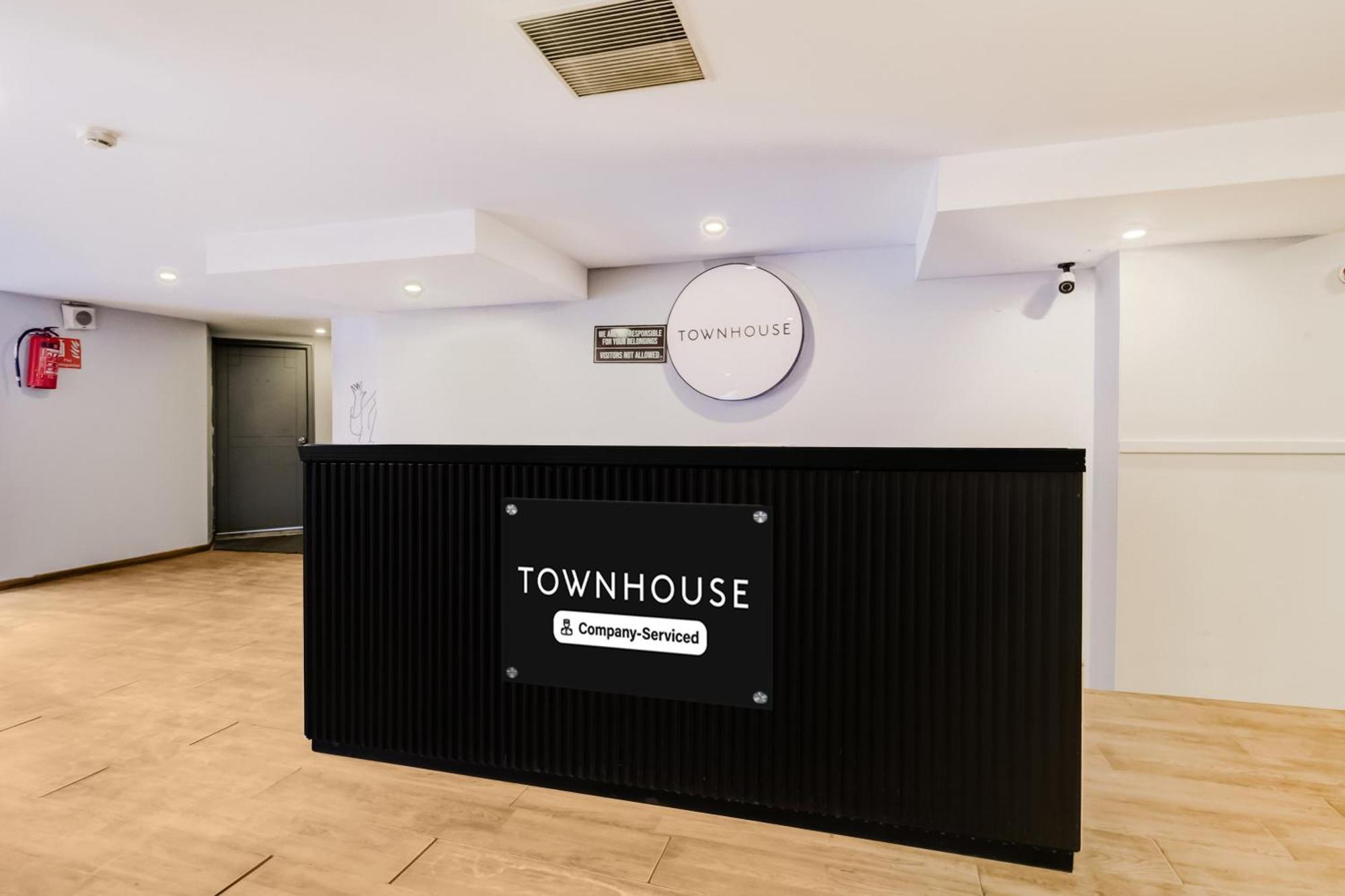 Super Townhouse Lakdikapul Hotel Hyderabad Bagian luar foto