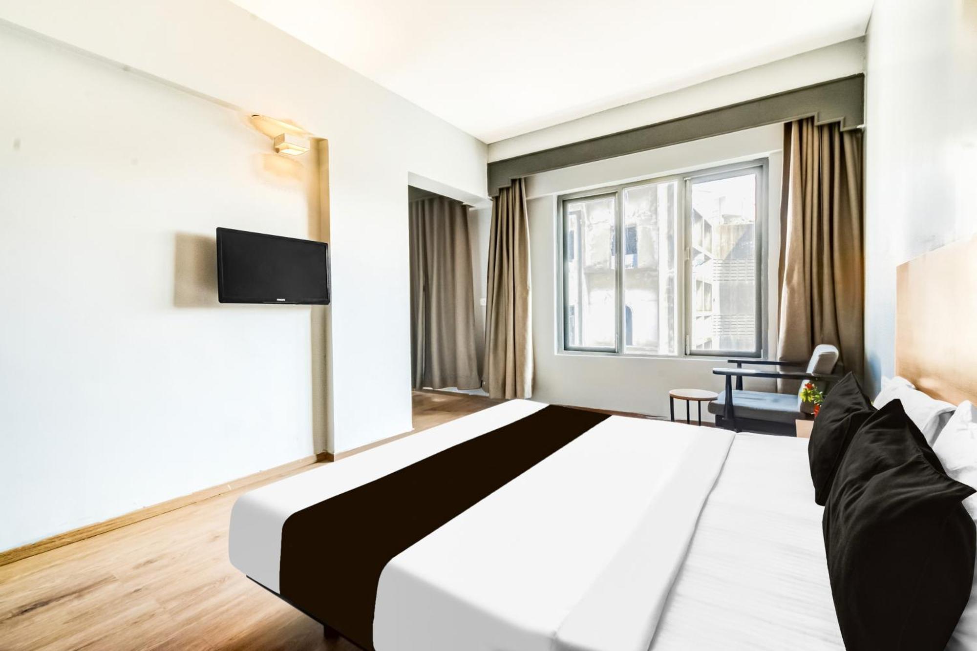 Super Townhouse Lakdikapul Hotel Hyderabad Bagian luar foto